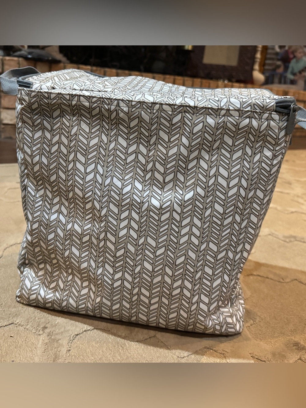 thirty-one Gray and White Chevron Leaf Tote Cooler